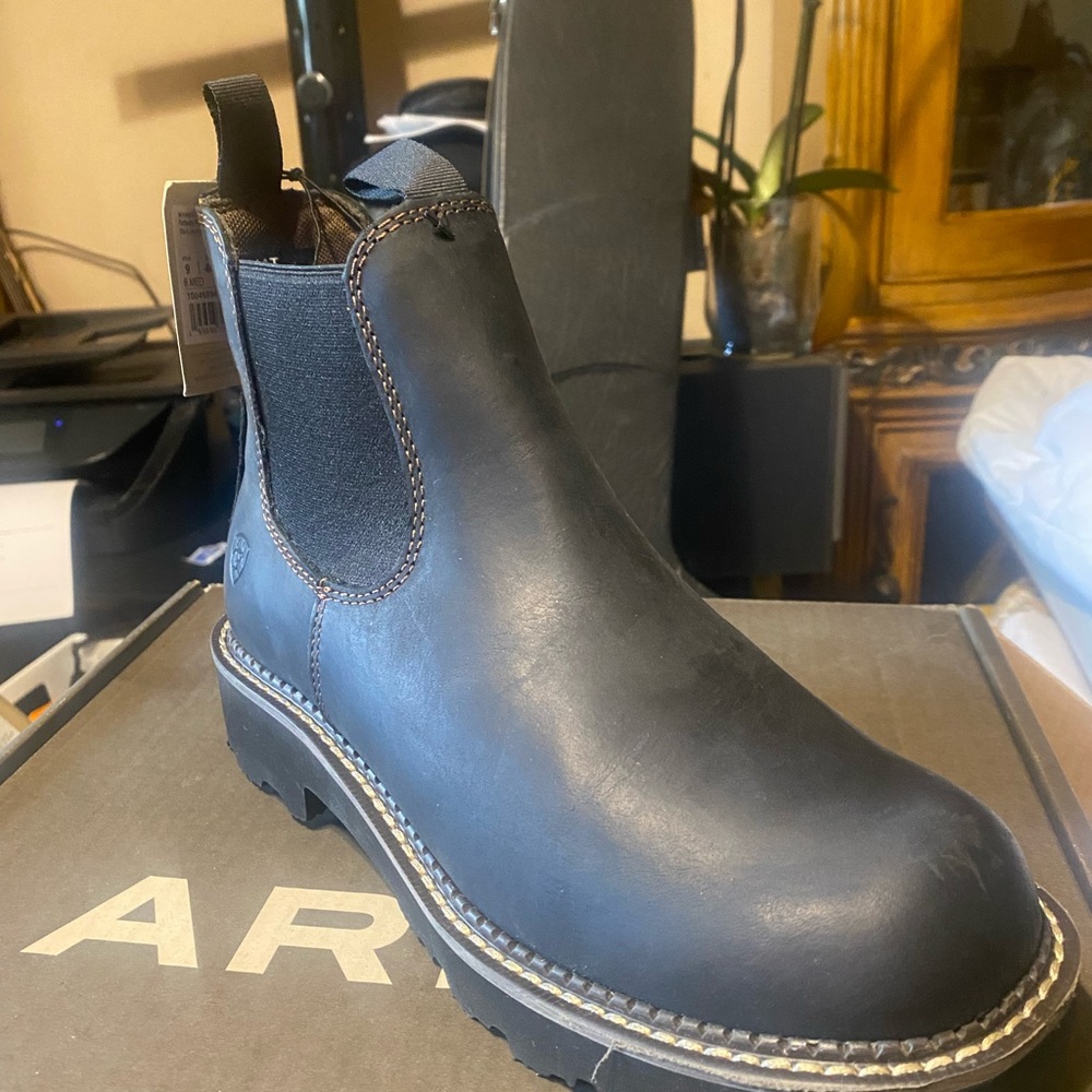 Ariat Black Leather Chelsea Boots with Durable Sole